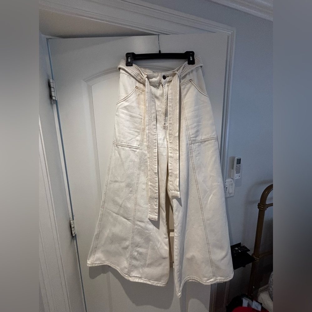 Farm Rio
Belted Wide-Leg Twill Pants - Picture 7 of 14